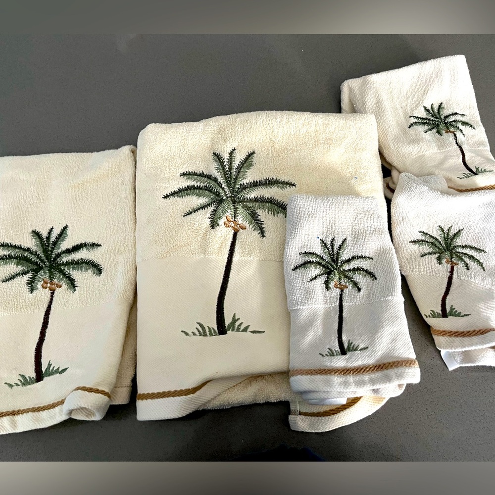 Palm Tree Bath Towels